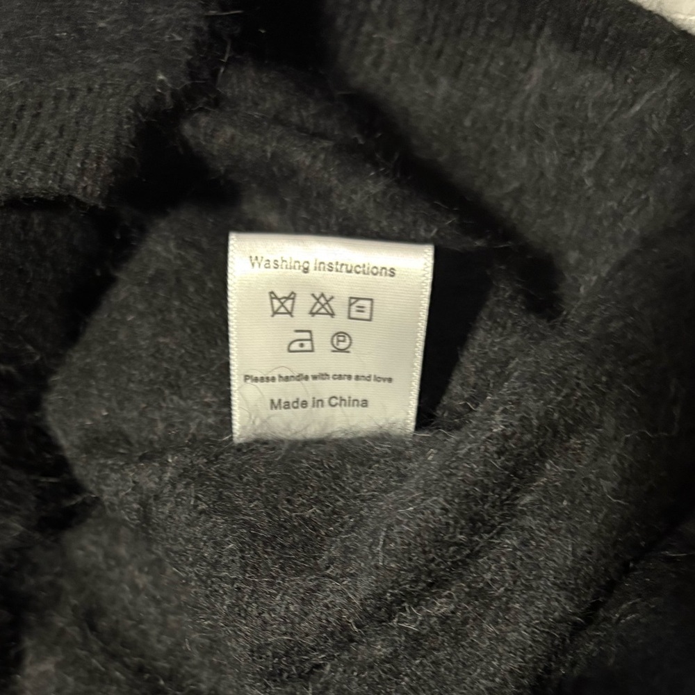 Black 100% Mink Cashmere Cardigan Button Front Classic Lightweight Sweater NWT - Picture 7 of 9